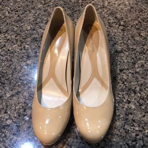 Naturalizer nude pumps. Gently used.